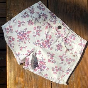 🌸LOVE, FIRE SHORTS🌸